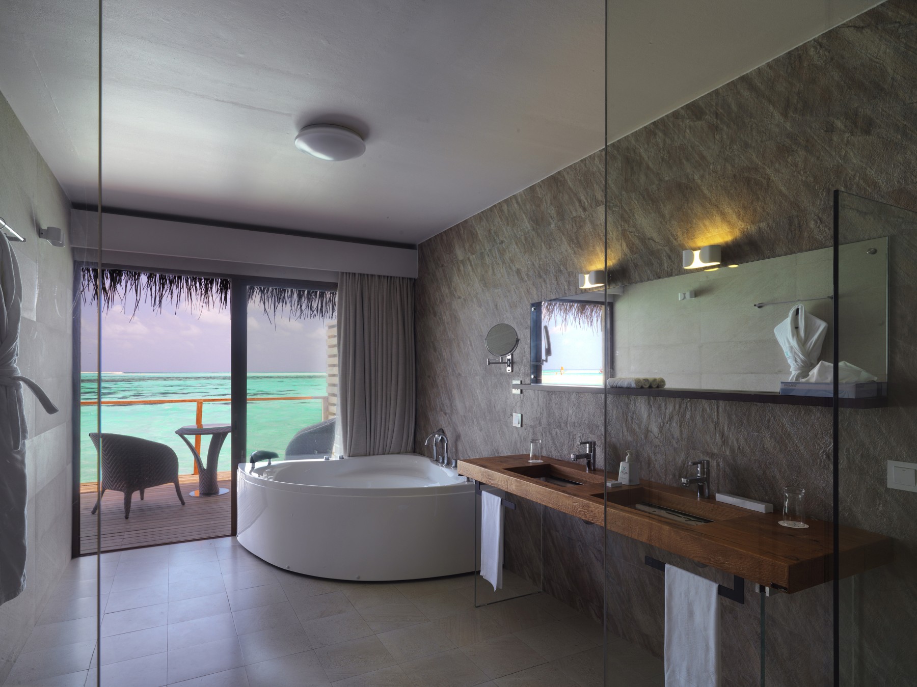 Lagoon Suite